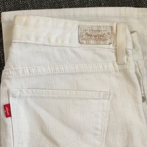 Levi’s white jeans